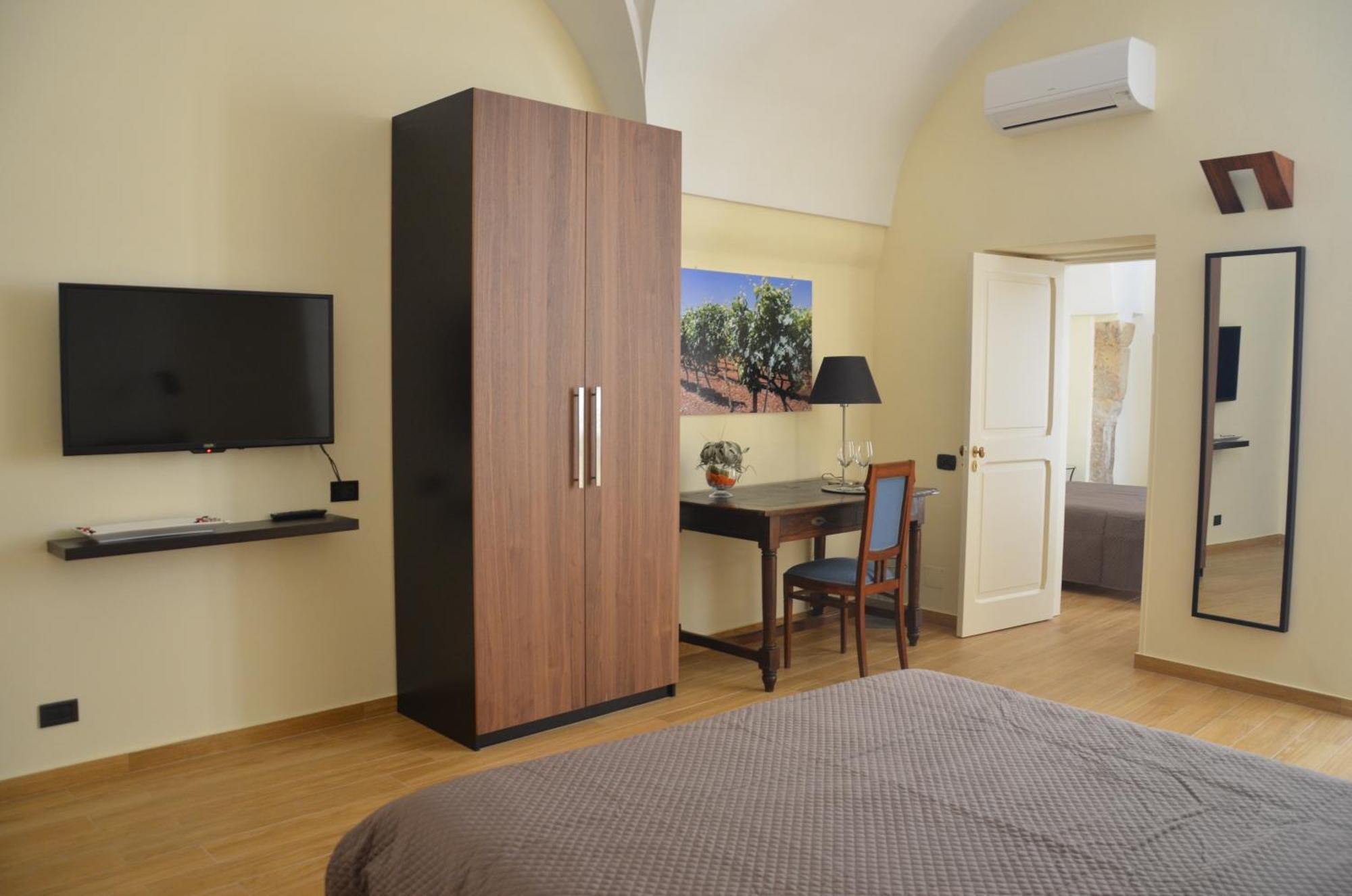 Negramaro Suite B&B เลชเช ห้อง รูปภาพ