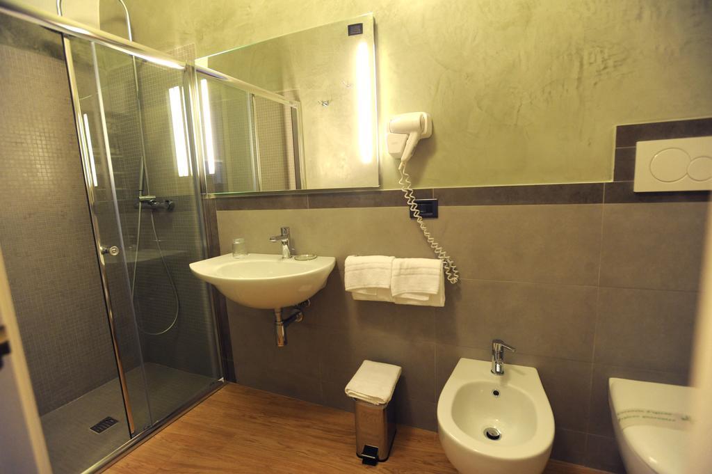 Negramaro Suite B&B เลชเช ห้อง รูปภาพ
