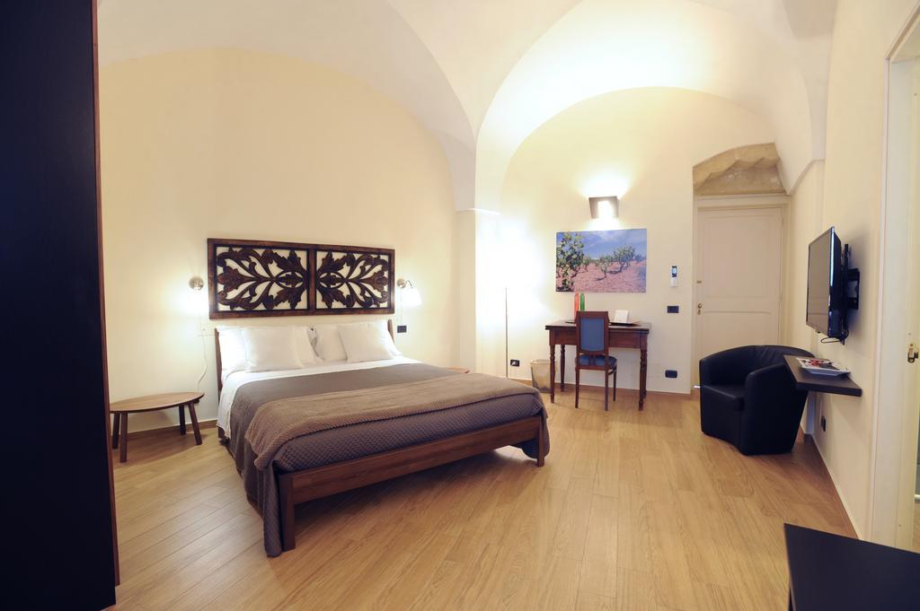 Negramaro Suite B&B เลชเช ห้อง รูปภาพ