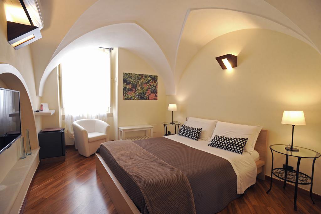 Negramaro Suite B&B เลชเช ห้อง รูปภาพ