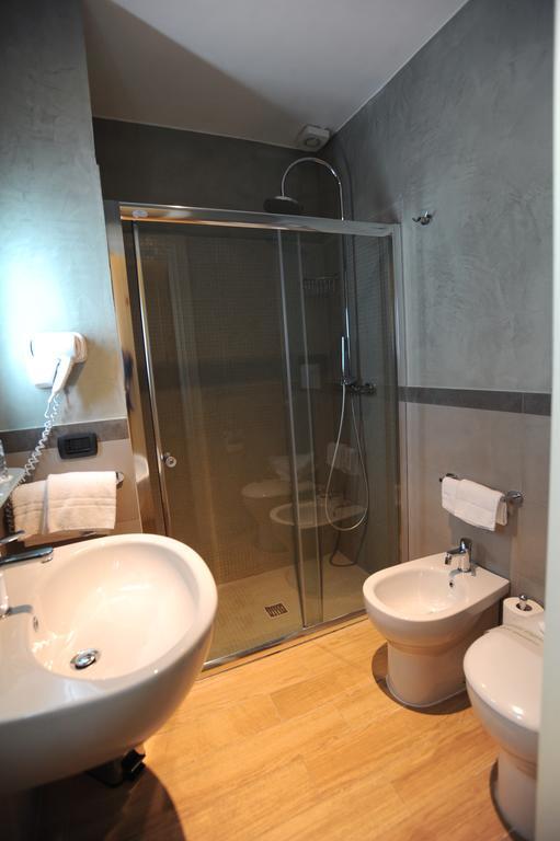 Negramaro Suite B&B เลชเช ภายนอก รูปภาพ
