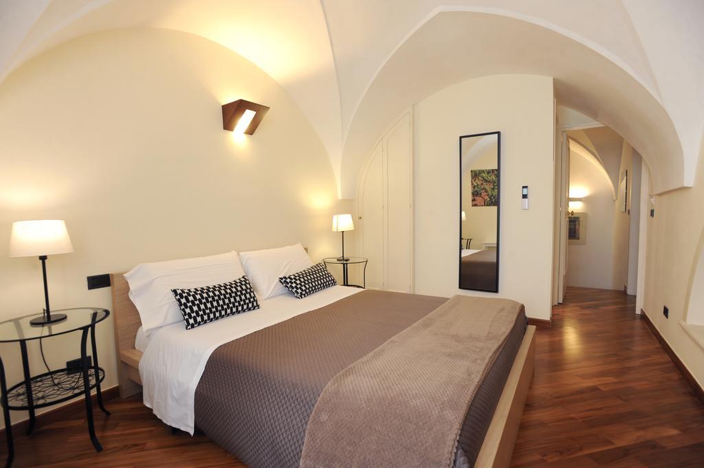 Negramaro Suite B&B เลชเช ห้อง รูปภาพ