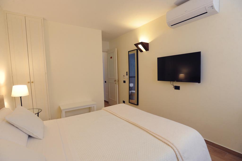 Negramaro Suite B&B เลชเช ภายนอก รูปภาพ