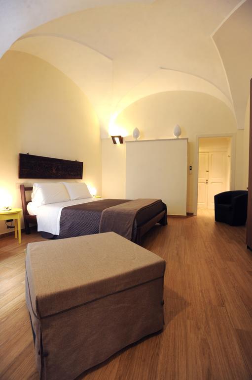 Negramaro Suite B&B เลชเช ห้อง รูปภาพ