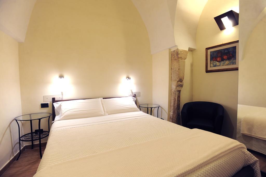 Negramaro Suite B&B เลชเช ห้อง รูปภาพ