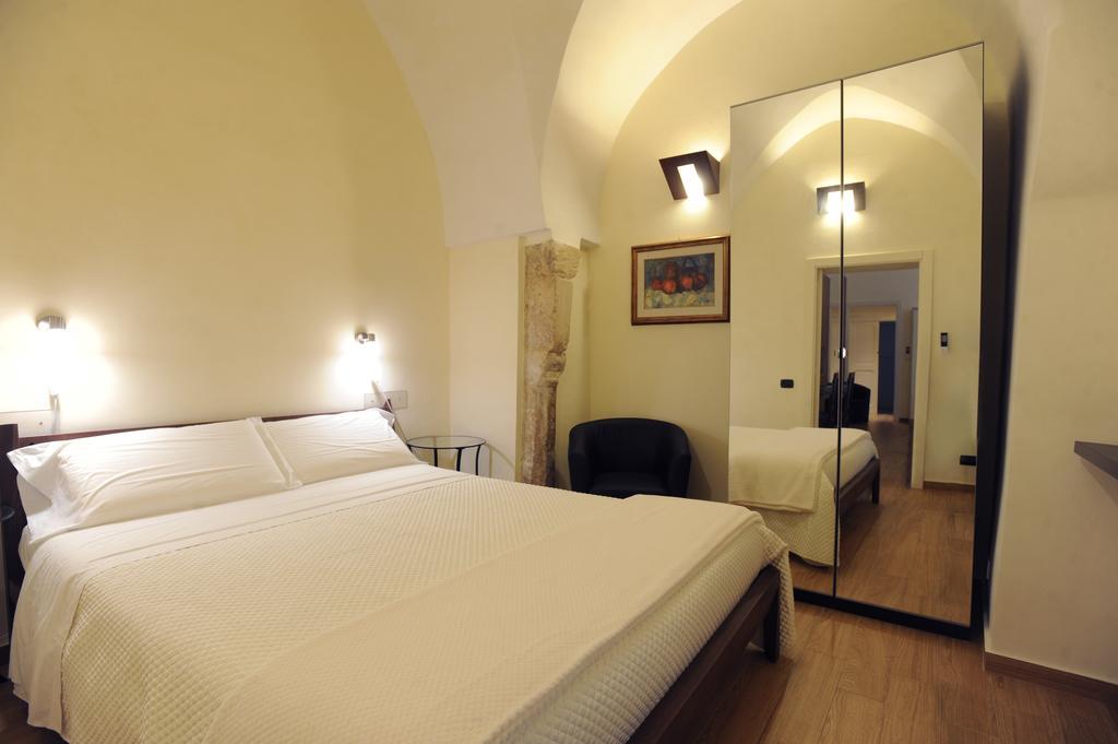 Negramaro Suite B&B เลชเช ห้อง รูปภาพ