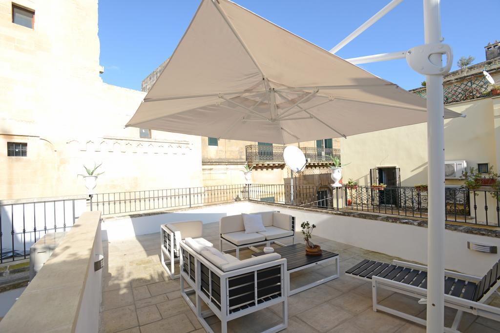 Negramaro Suite B&B เลชเช ภายนอก รูปภาพ